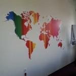 mapa świata na ścianie, kolor